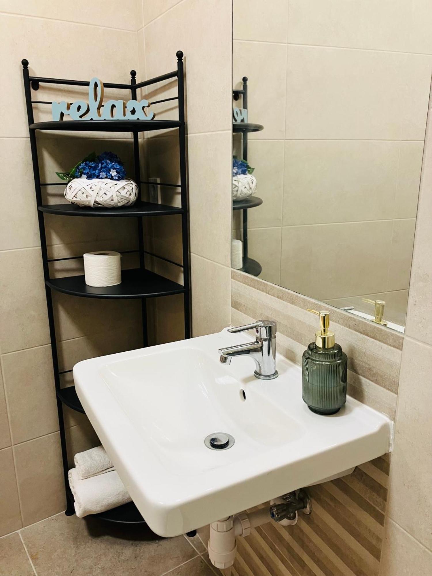 Downtown Apartments Deluxe Дьёр Экстерьер фото